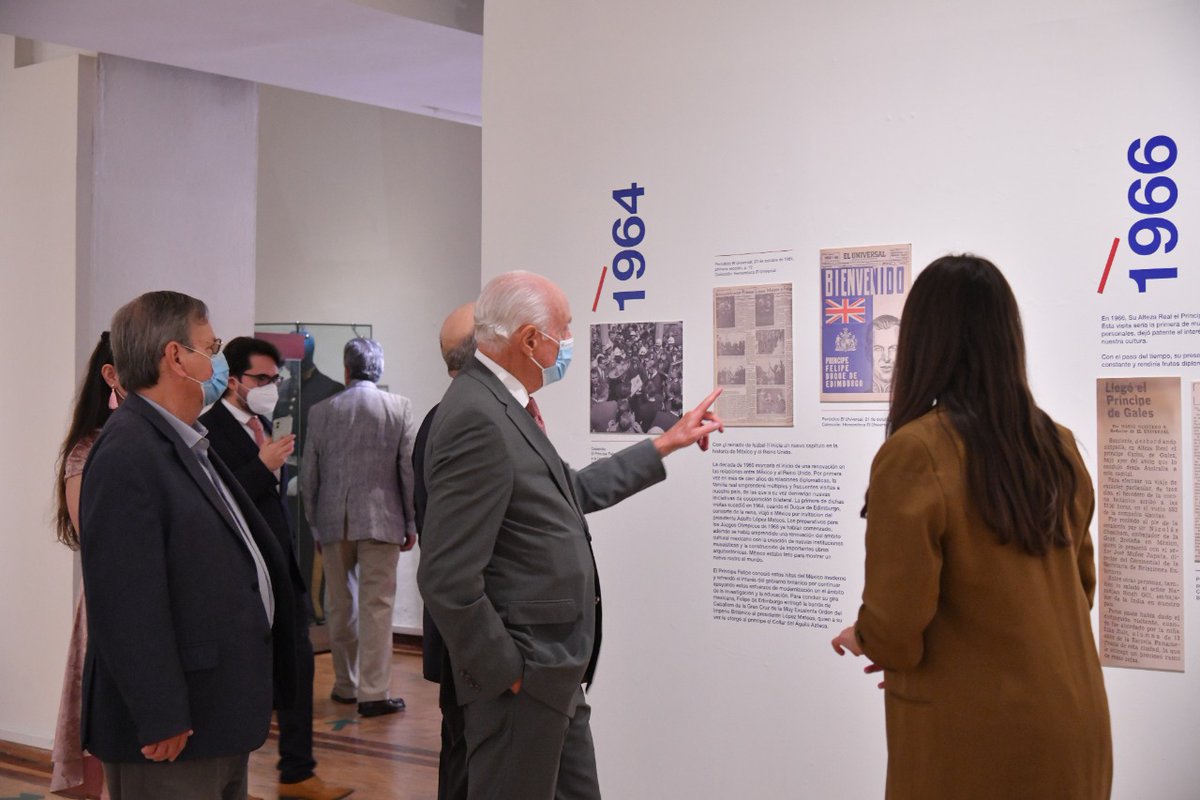 imatiasromero's tweet photo. Hablando de visitas...si quieres conocer objetos y fotografías históricas de las visitas oficiales y las visitas de Estado icónicas en los +-200 años de relación #MXUK 🇲🇽🇬🇧, te invitamos al #MuseoDeLaCancillería a la exposición #UnitedByFriendship
📌Hasta el 29 de octubre https://t.co/TZVM1ye3CY