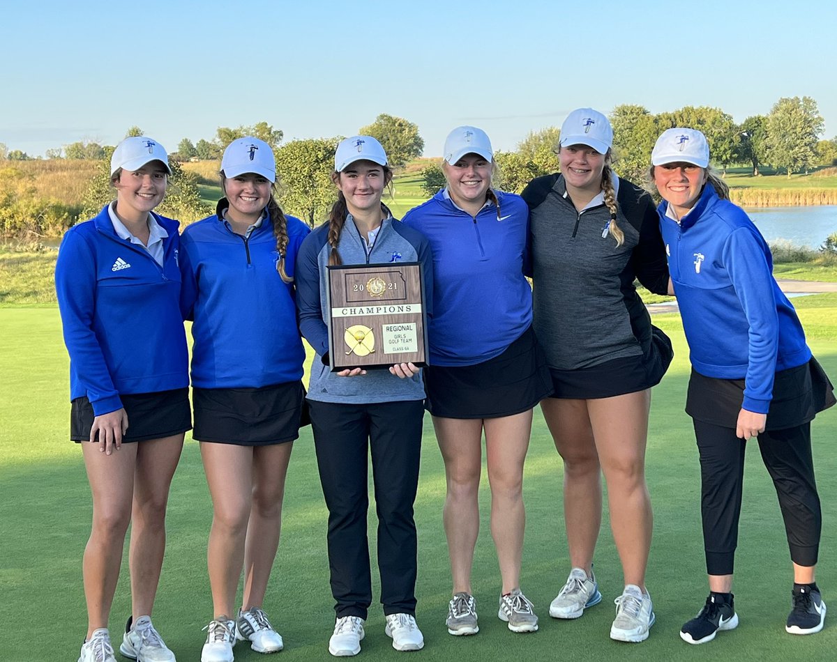 RuralGolf's tweet photo. These ladies battled today and persevered through tough conditions. Congratulations Regional Champions! 🏆⛳️💪🏼 

#teamwin 
#roadtostate 
#kshsaa https://t.co/ZaUeUFvc6s