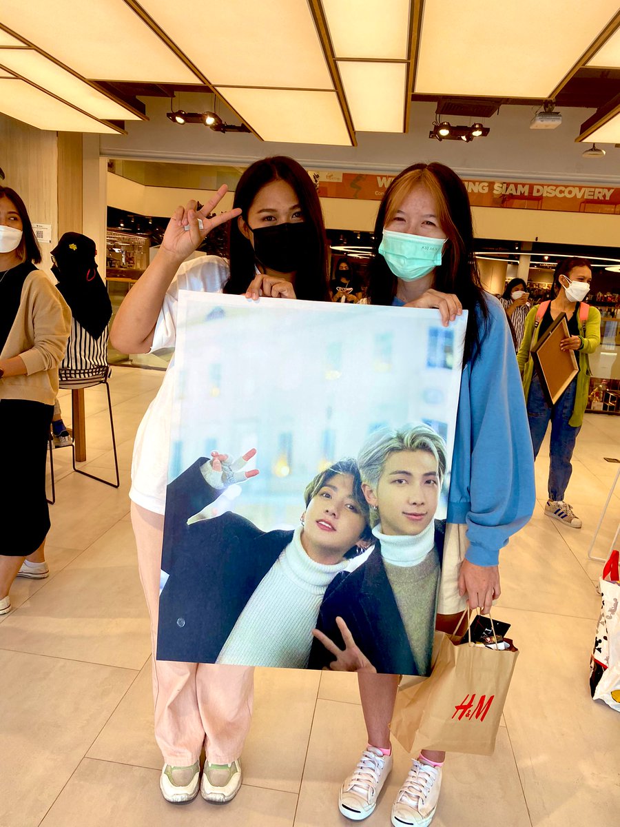 MyBTS_Project's tweet image. มาเก็บตกกันหน่อยนะคะ ยินดีกับน้องๆด้วย พกเเต้มบุญมาเต็มกันทุกคนเลย 🥰

#BeginOfLove_NAMKOOK #HappyJIMINwith_U