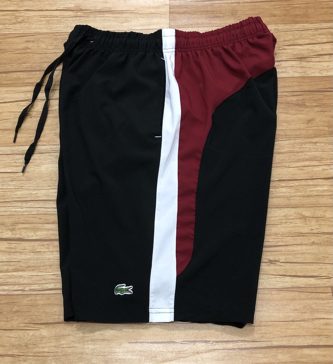 poupmarcas's tweet photo. Olhem essa drift da Lacoste 😱🤩🤑 https://t.co/G3k6kdlPnj