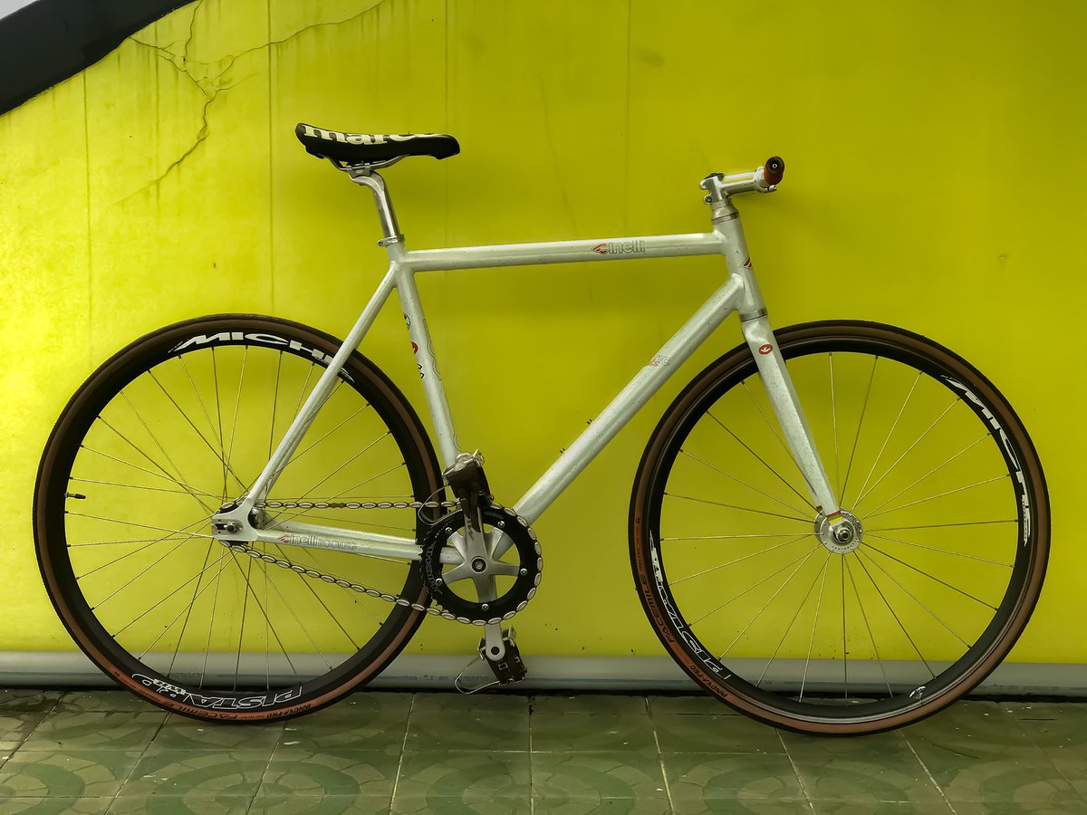 yourNgab's tweet photo. @georgemundor @trackcyclery @AlcatrazTrack @fix_fixed Waah masih persis dari awal ya😍😍 
Jadi rindu https://t.co/KqKg6bgg3W