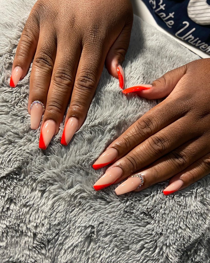 __JellyG's tweet photo. Y’all lovin the red bottoms 😍
.
.
.
#Jellousnails #SoooJelly #jacksonmsnailtech #chicagonailtech #naildeals #fall #hocoszn #jsu #jsu21 #jsu22 #jsu23 #jsu24 #hindscc #tougaloo #nailjourney #nailart #longnails #freestylenails #naildeals #nailaddict #coloredacrylics #gelpolish https://t.co/bGGLDFDa4Z