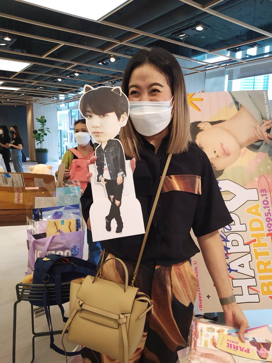 MyBTS_Project's tweet image. น้องๆอาร์มี่น่ารักทุกคนเลย
#BeginOfLove_NAMKOOK #HappyJIMINwith_U