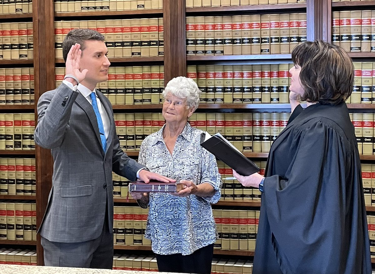 TannerTweeting's tweet photo. It has been a whirlwind few days! Passed the bar exam Friday, got sworn in today, working my first jury trial tomorrow (and somewhere in there, also called a high school football broadcast &amp; watched Kentucky beat LSU at Kroger Field).

Thankful for everyone who has supported me! https://t.co/80vLlI60Lr