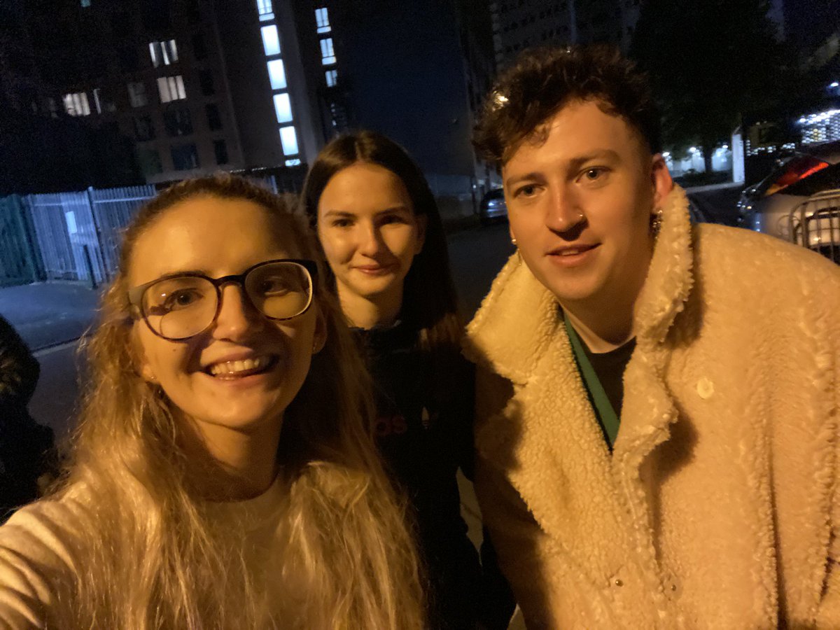 wescreamngowild's tweet photo. I thought it was the night of my life finally seeing @picturethis but meeting them has made me one happy bunny✨ https://t.co/pHlHDsP5dP
