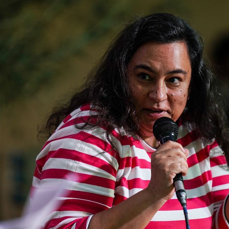 Cerramos festejando. Cerramos con la presentación del libro “Celebrar. Una antropología de la fiesta y de la performance”.
Cerramos felices.