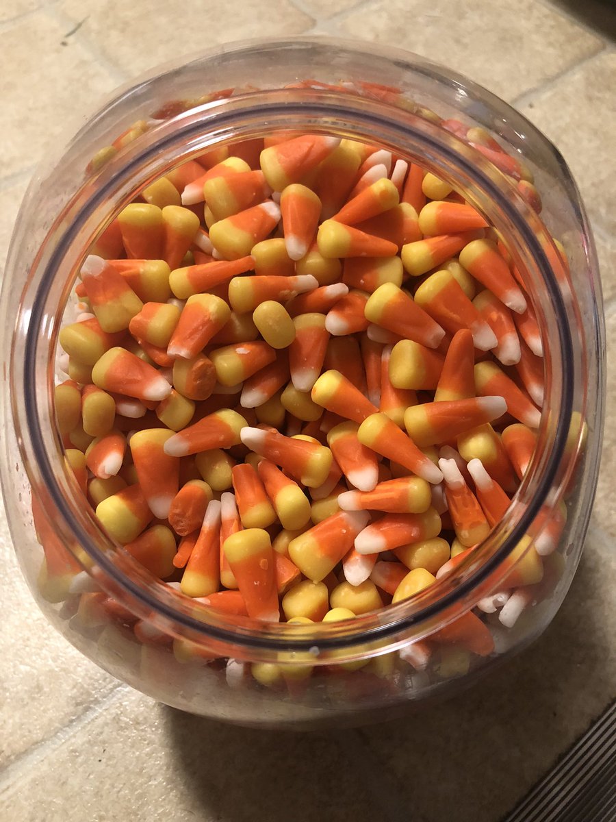 iTeachUnicorns's tweet image. I’m staring into a jar of pure delicousness!!!  This beauty is going on my desk 😋 Thanks, @AlaneAdamsBooks, for having a birthday and #13daysofalane 

1626…chew chew chew

1625…chew chew chew

1624…chew chew chew

1623…chew chew chew