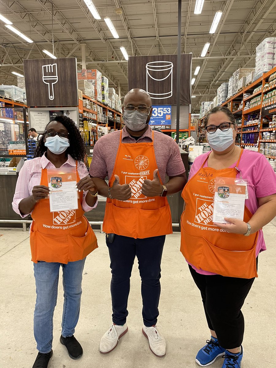 JeanBernard_HD's tweet photo. There are few things I find more fulfilling than recognizing people for their successes, their efforts, and their enthusiasm!! A big Thank you to the front end team!! @Chris_Fraga_HD @FreddieMiramar @josegut63436424 https://t.co/cxefmYAUbC