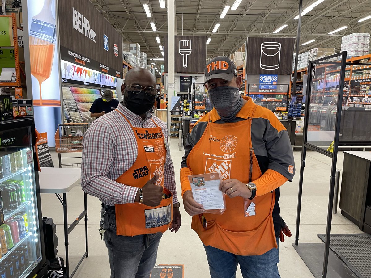 JeanBernard_HD's tweet photo. There are few things I find more fulfilling than recognizing people for their successes, their efforts, and their enthusiasm!! A big Thank you to the front end team!! @Chris_Fraga_HD @FreddieMiramar @josegut63436424 https://t.co/cxefmYAUbC