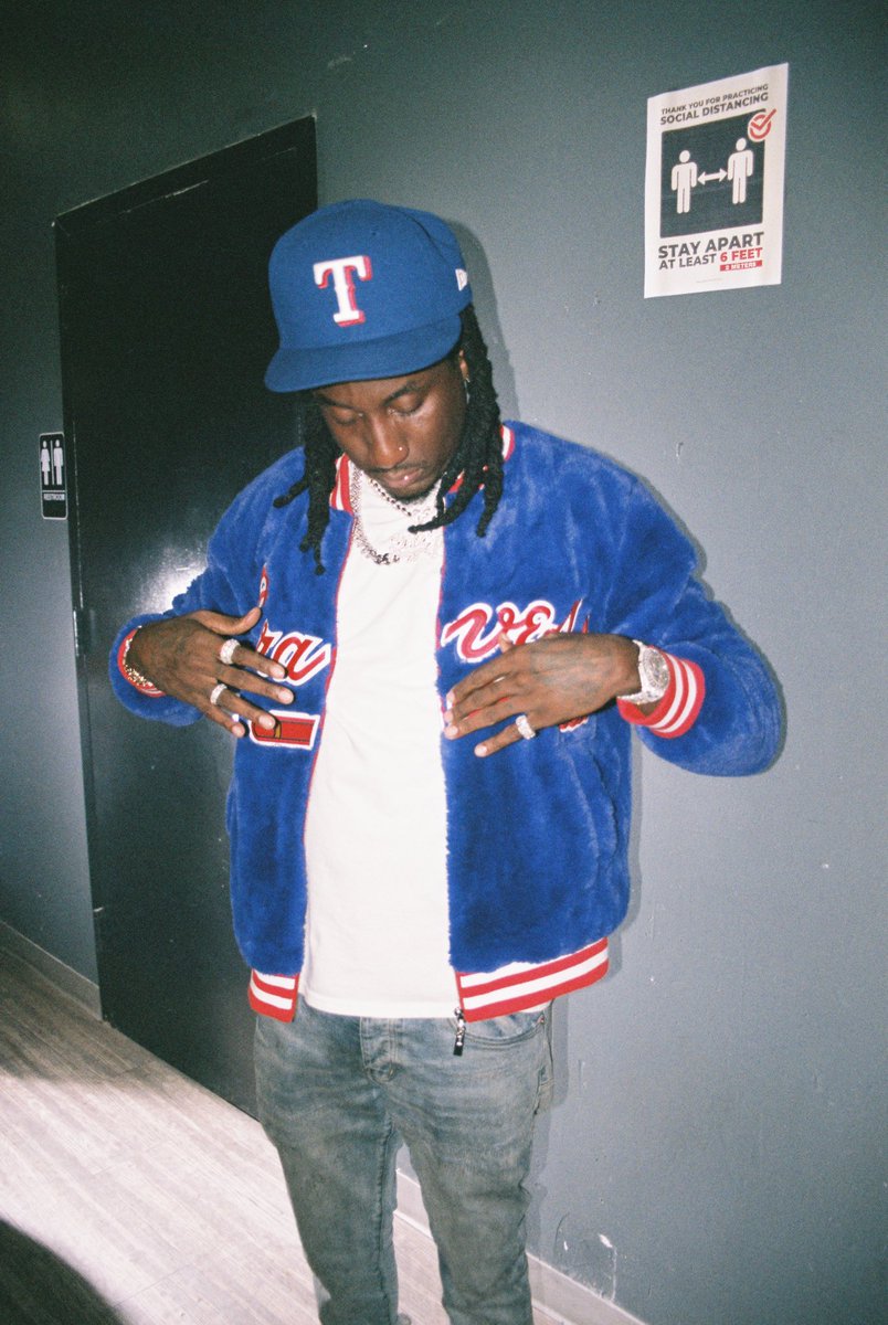 kcamp's tweet photo. What’s ya favorite tour look so far? 

#FloatTour https://t.co/tP8gKTvK6Q