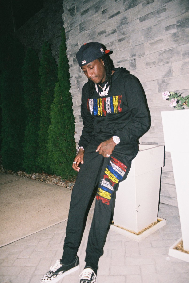 kcamp's tweet photo. What’s ya favorite tour look so far? 

#FloatTour https://t.co/tP8gKTvK6Q