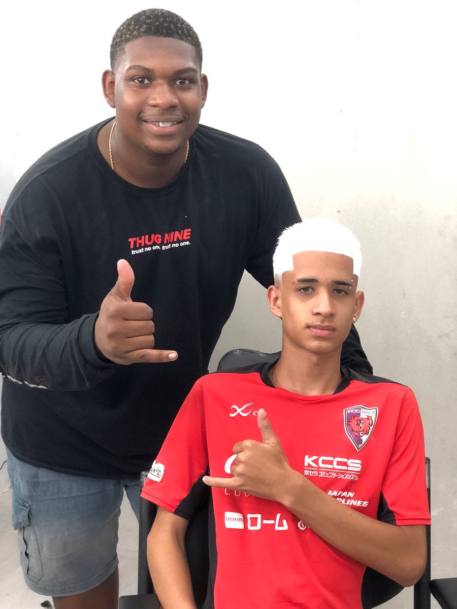 josue_barber10's tweet photo. Vem esse tempo, tu já sabe né 🦾🚀 

@cortenareguabrasil @magia_azull @degradeperfeito_ @degradeperfeito9

@batalhadosbarbeirosbrasil @barbeiro_rafamattosoficial @universidadedobarbeiro @divulgafade

@barberzoneworldwide @barbeiromoderno @eumandoocortedojaca @barbeiro_diferencia https://t.co/BXHufBgaAj