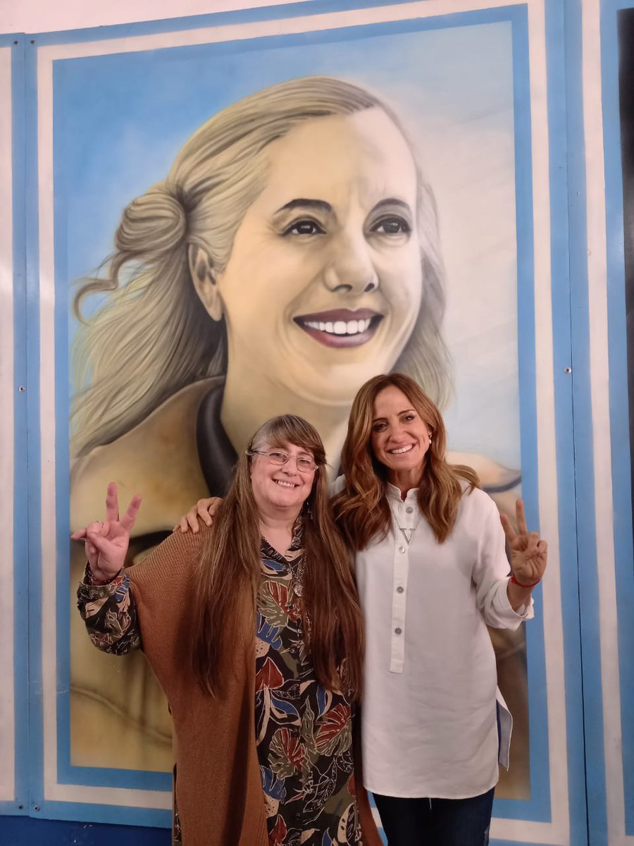 PJDigitalAR's tweet photo. Nuestra Secretaria General del @PDigitalBA y del Frente Digital Peronista @latortosamdp acompañó a la candidata a diputada @vtolosapaz en las actividades de campaña realizadas en Mar del Plata
La acompañaron integrantes de @MPOMdP y del @PJDigitalMdP https://t.co/v3axHzouJL