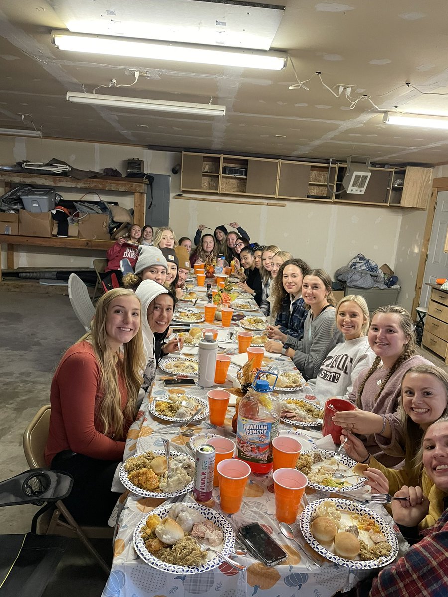 MSUBeaversVB's tweet photo. Thankful to spend this day with the team‼️ Happy Canadian Thanksgiving from all of us to you!! 🦃💕 https://t.co/KifdYiFEXp