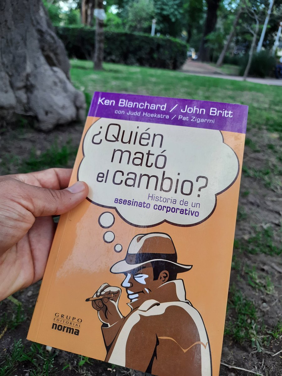 IsaacIslasM's tweet photo. 🤓Precisamente ayer compartí mi #Reflexión en torno a los cambios y las oportunidades que se generan, y hoy 🚶‍♂️camino a casa me topo con este libro.
...del autor de ¿Quién se ha llevado mi queso?

Pd. ($70 pesitos en libros usados👌) https://t.co/pgCZV4EtGP