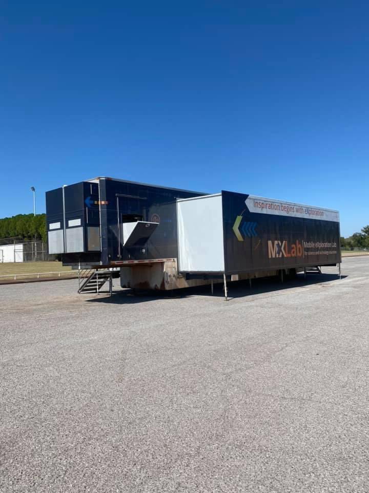 Cristina Manzel tweet media