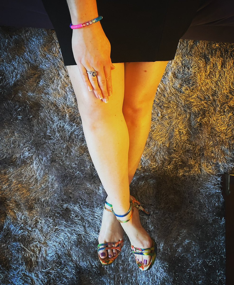 HeatherDeyrieux's tweet photo. Glad my new #flatbead #custombracelets by @karley.hendricks coordinated with today’s @ravens shirt and these fabulous @ninewest #multicolor #highheels for a fun way to kick off the work week. #ninewest #ninewestshoes #flatbeadbracelets #shoelove365 #shoes #shoelove #shoelover https://t.co/O1r6TqjJyo