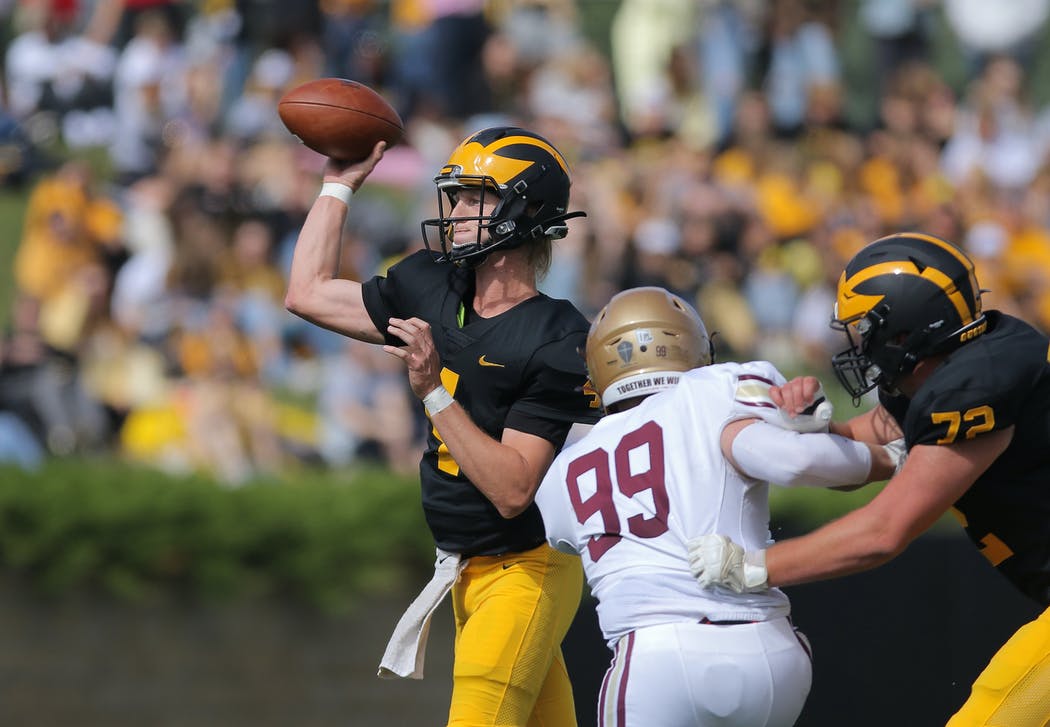 GustieAthletics's tweet photo. "Me being injured shouldn't stop that attack on what we want to accomplish as a team."

@GAC_Football's Michael Veldman featured in this week's @StribSports Football Across Minnesota by @chipscoggins 

Story: https://t.co/WUs5NyYiSH

#GoGusties https://t.co/fAx5rkqpy5