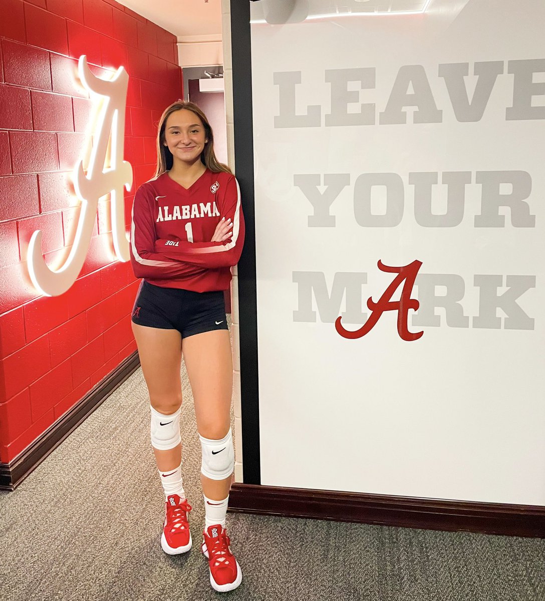 KiefferCallie's tweet photo. I am super excited to announce my commitment to The University of Alabama to play D1 volleyball. Thank you to all of my amazing family, coaches, teammates, and mentors who have helped me along the way. I’m so excited to join my new family. Roll Tide!#RollTide #sec @PISD_Athletics https://t.co/XCQyAICBpZ