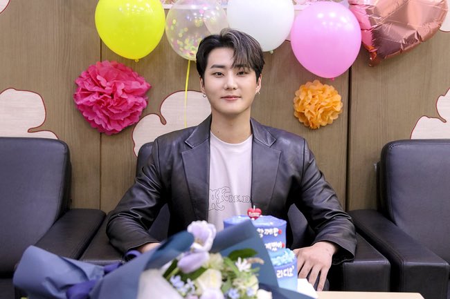 youngk_world's tweet photo. DeKiRa really gave Young K a proper farewell party last Sunday😭 https://t.co/egEaCwYsQu