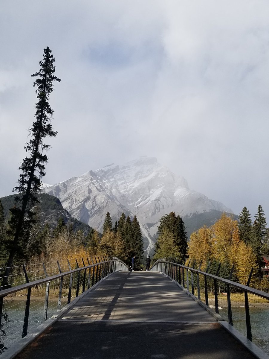 KitShankara's tweet photo. Banff FTW

#NaturePhotography #MeanwhileInCanada
#DoMoreInDuer
#ShareYourWeather #yyc https://t.co/pXPlV84I13