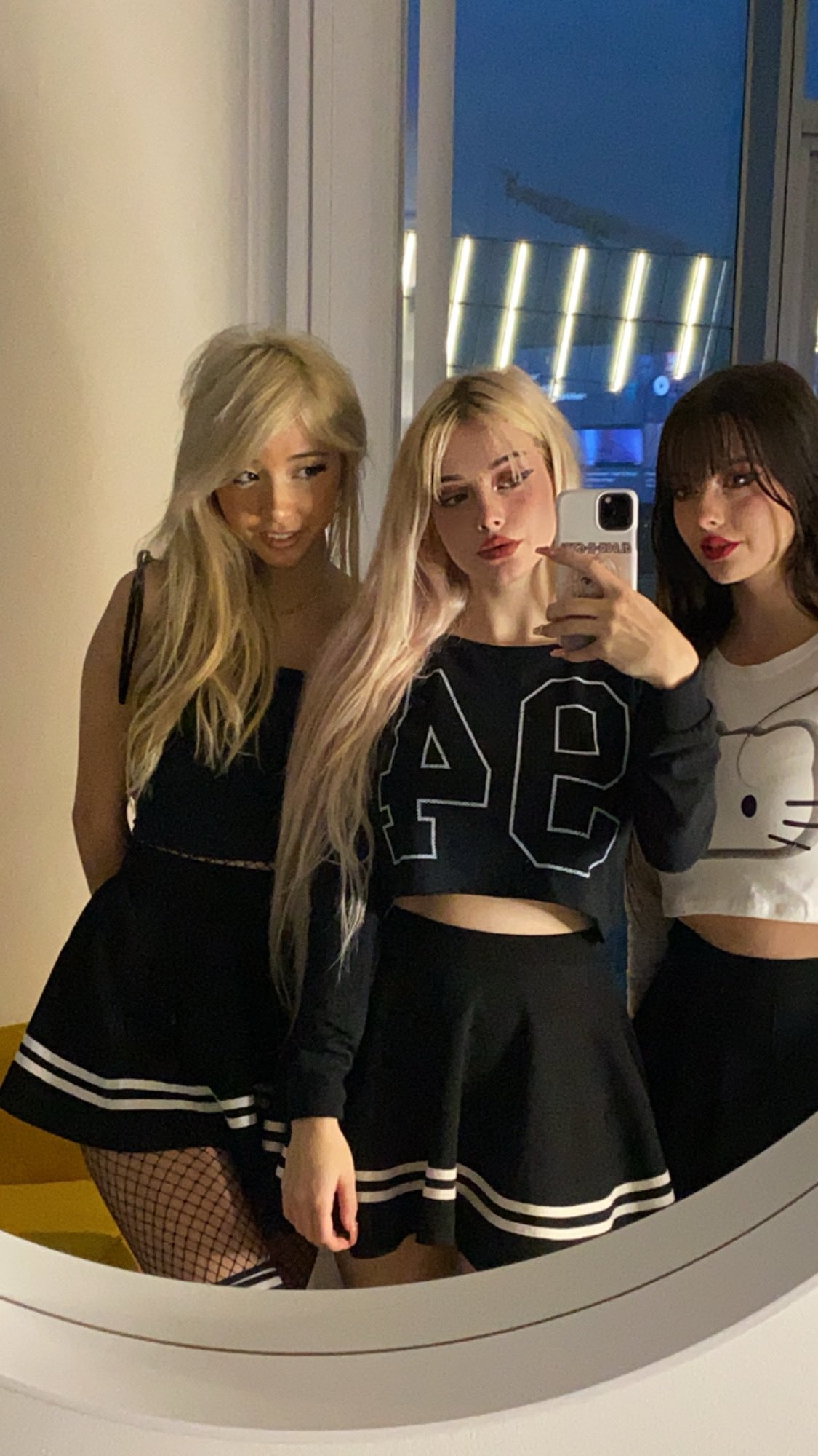Lauren Burch on X: We got naughty together in my bedroom 👀 subscribe for  FREE so you dont miss it when this collab drops @JuliaaBurch @waifumiia  t.coGTmdK8qYYo t.cozremdx8Osl  X