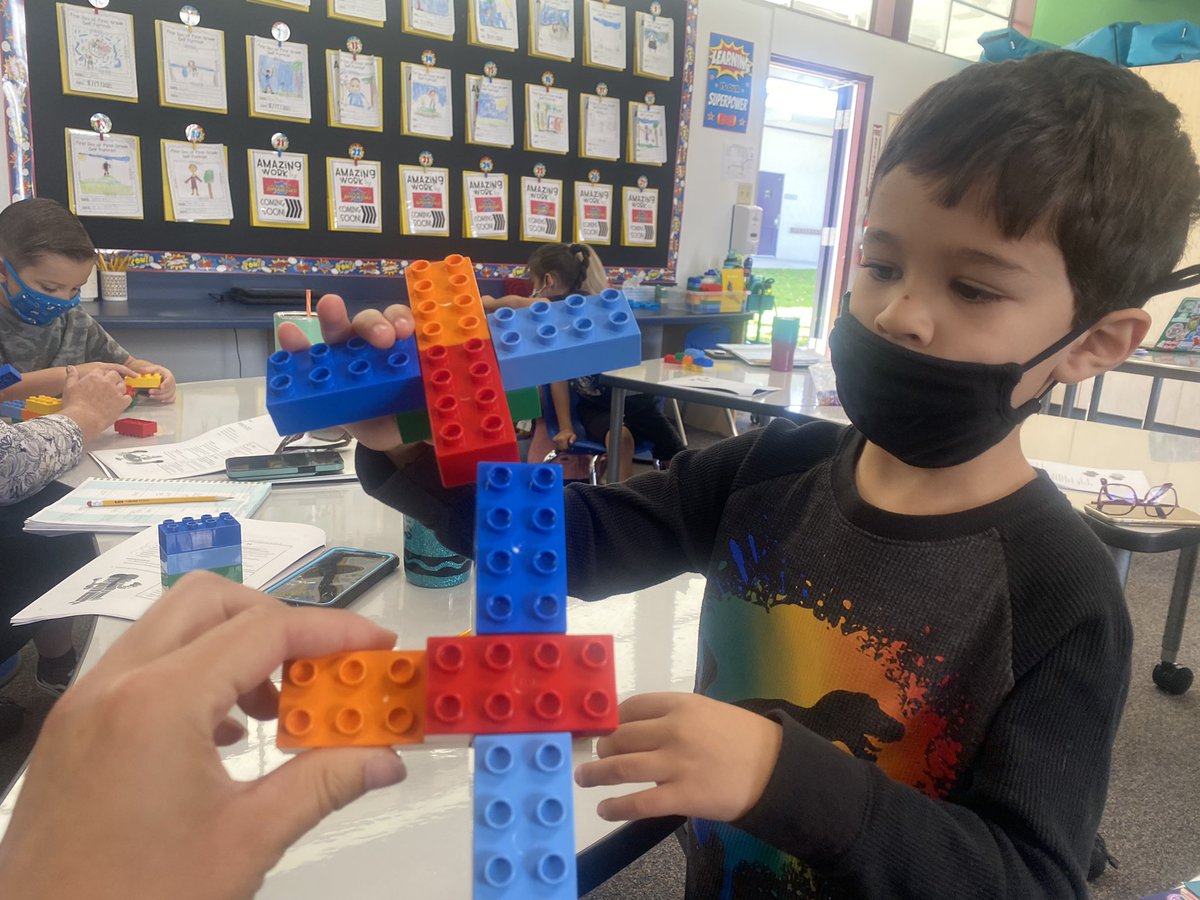LizLoether's tweet photo. Spending a little extra time with the kids we love and some Legos! #6bricks @carefored @RiosRobots @CajonValleyUSD @S_Smith_1st @Butlersrobots @MsEmmaJones @MrsAymar https://t.co/KIfAsff8XY