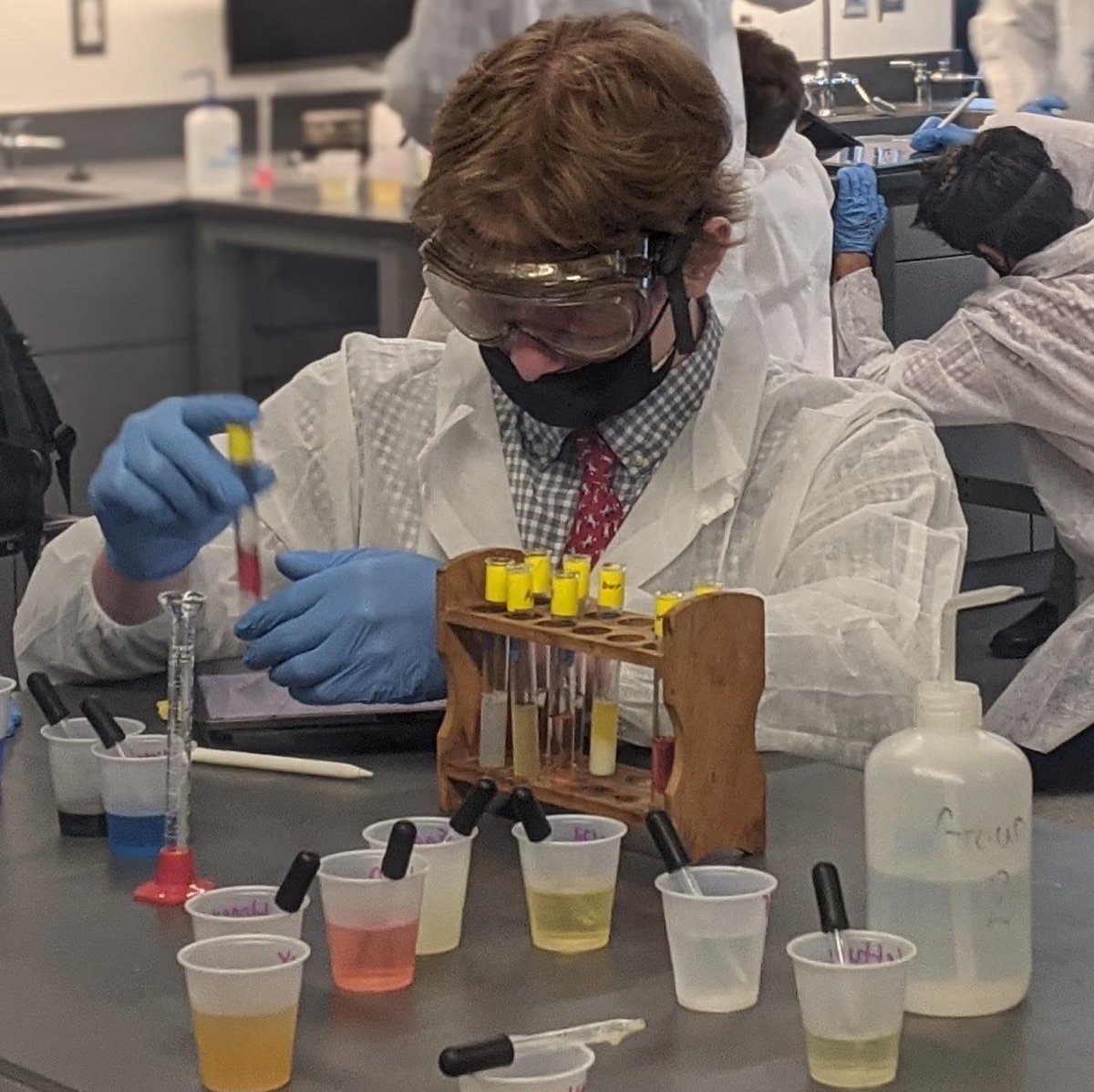 fairfieldprep's tweet image. What does STEM look like? In Prep’s new Barrett Science Center, our Honors Biology students tested for the presence of biological molecules in food items. #BeIgnited #BeChallenged #PrepSTEM #handsonlearning #JesuitEducated #biology #sciencelab