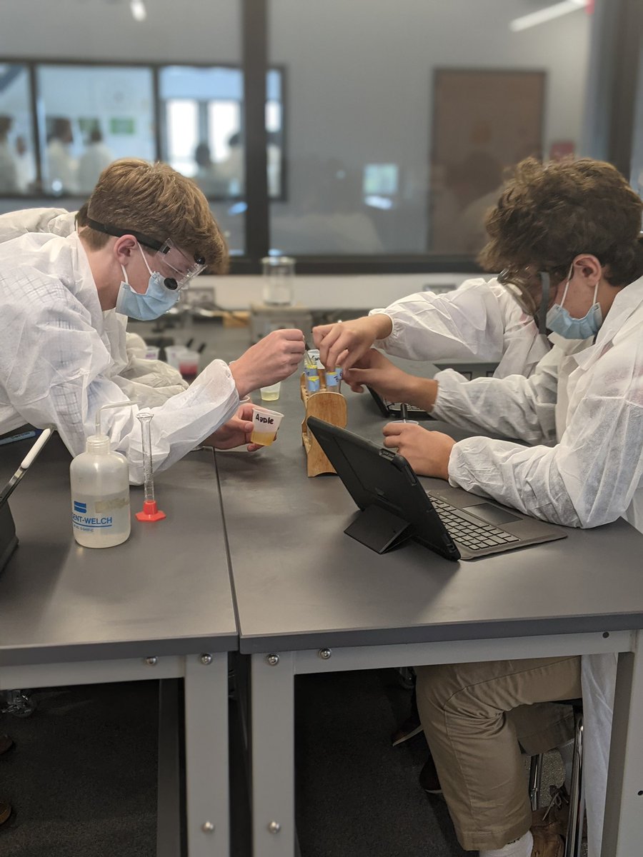 fairfieldprep's tweet image. What does STEM look like? In Prep’s new Barrett Science Center, our Honors Biology students tested for the presence of biological molecules in food items. #BeIgnited #BeChallenged #PrepSTEM #handsonlearning #JesuitEducated #biology #sciencelab