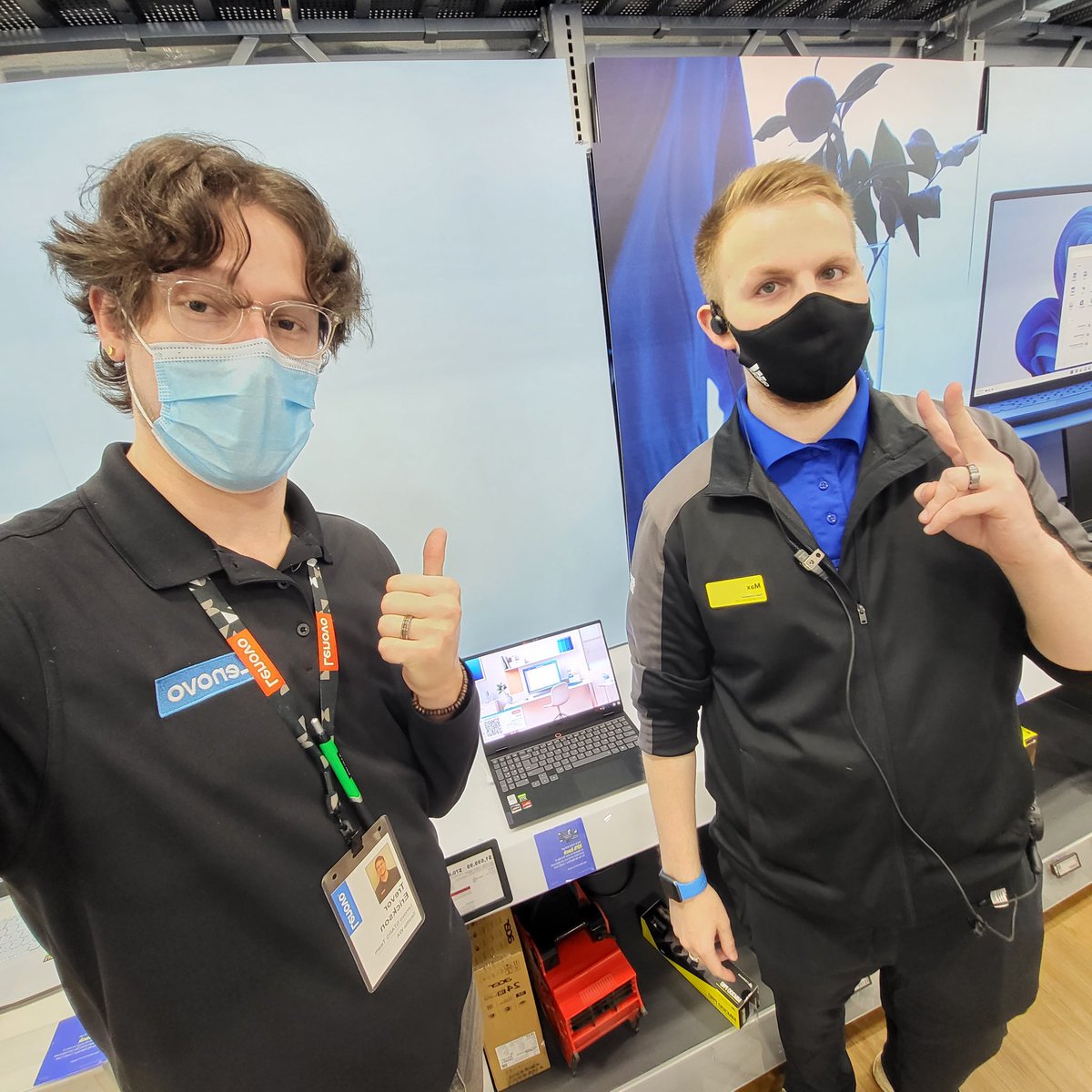 techrepmojo's tweet photo. Took a chance to talk with Max about our great new Legion laptops in store #577!
#wearelenovo #premiumstars https://t.co/36uxRmg5CP