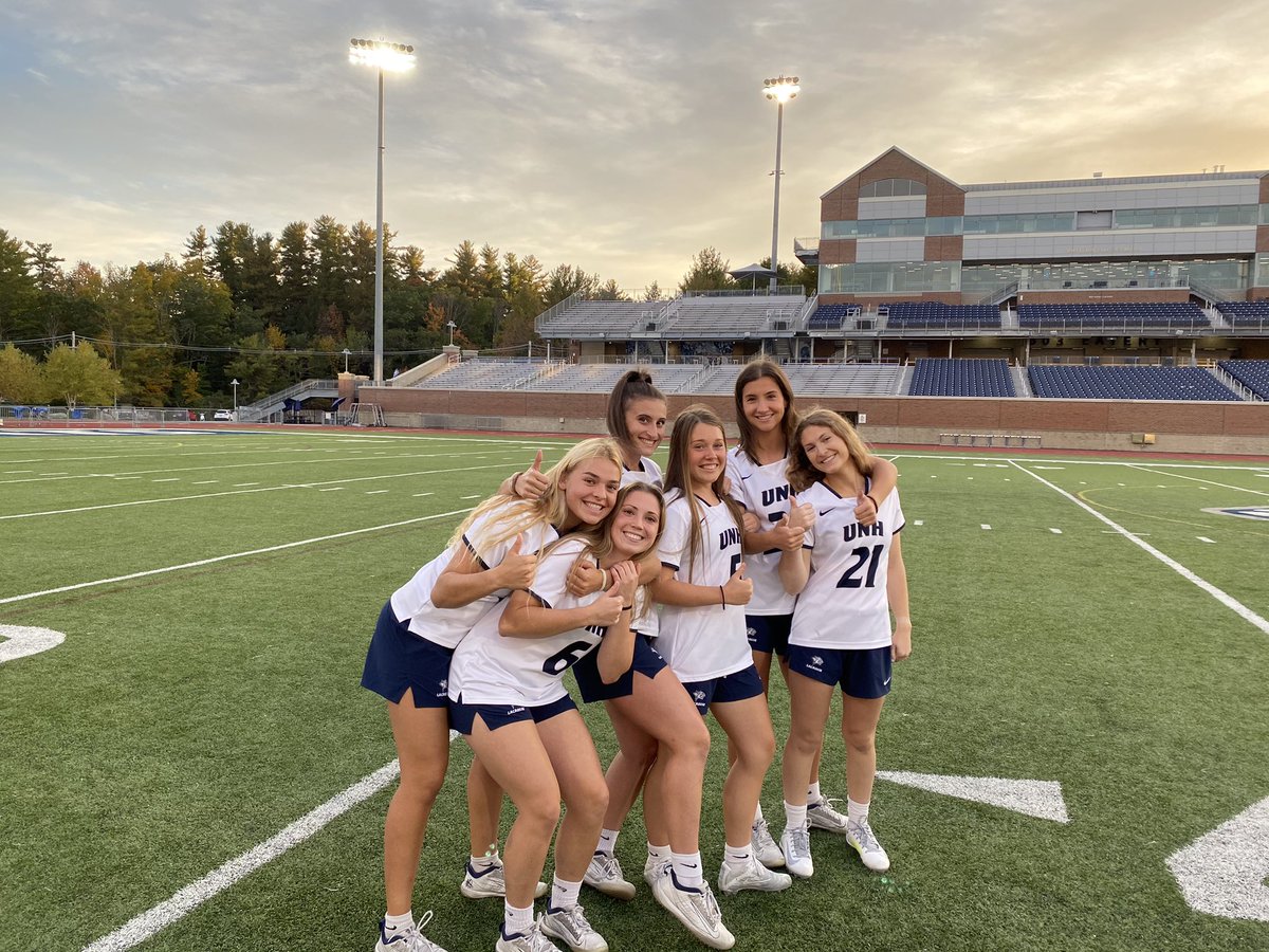 UNHWomensLax's tweet photo. Meet the juniors! #BeTheRoar https://t.co/6rKxhDo2jW