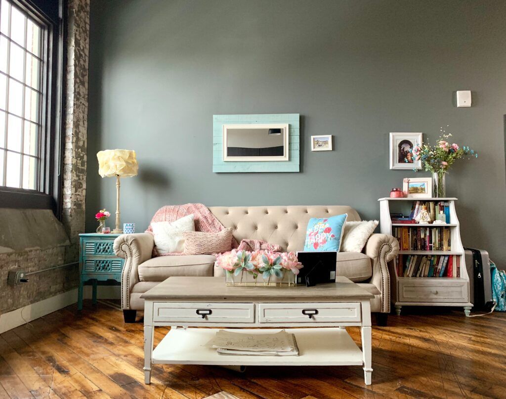 int3riordeziner's tweet photo. Don't Group your Color all in One Place when Decorating Interiors - find out why not https://t.co/nh0nRCjdxd
#interiordesign #color #interiordecorating #interiors #furniture #subtlecolor #design #interiordezine #learndesign #designcourse #livingroomdesign #livingroom https://t.co/iFricaKp62