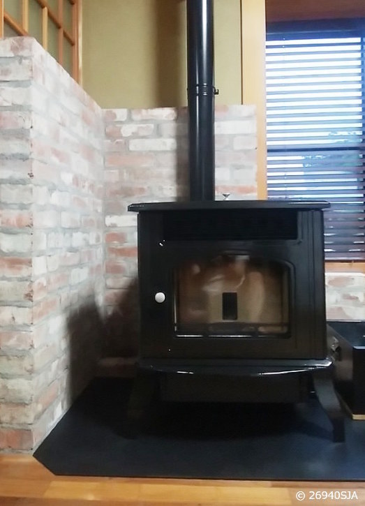 タイルライフ お客様の施工事例ご紹介 ペレットストーブの断熱用に使用しました ストーブの雰囲気に合う物を探して今回初めてタイルライフさんにお世話になりました 到着 雰囲気合ってますか T Co 9fllbvbtof タイル タイルdiy