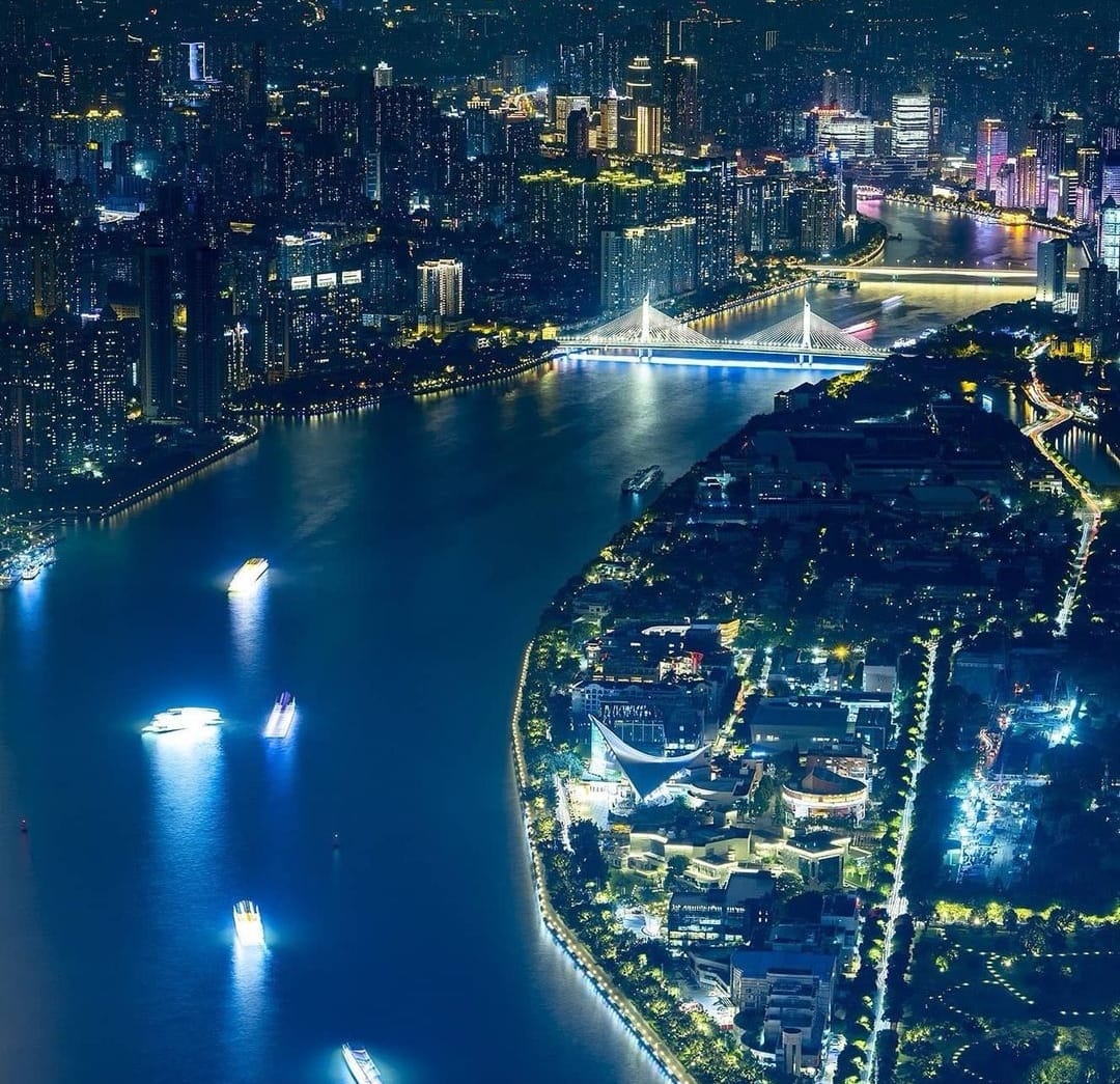 WindowonChina's tweet image. #جوانزوا #الصينية ليلًا 🇨🇳
#سياحة #سفر #الصين #نافذة_على_الصين
 #中國 #China #Window_on_China  #中国之窗