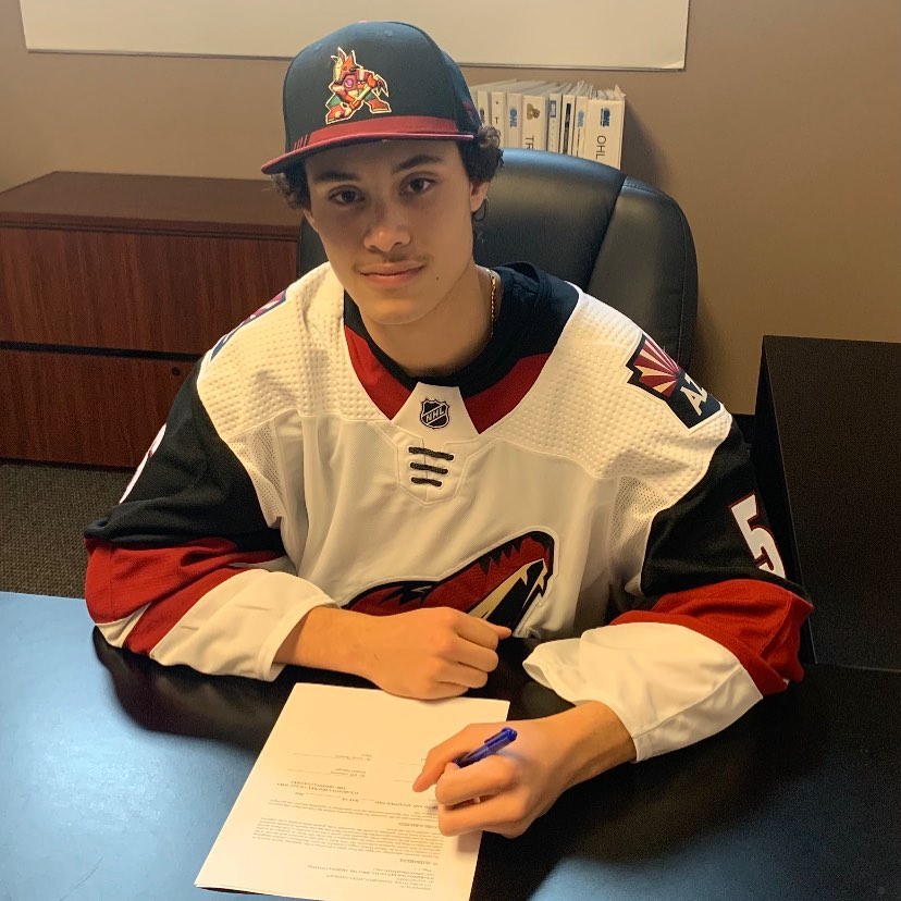 Congratulations to Anson Thornton on the signing with the Arizona Coyotes! We'll deserved buddy, enjoy the moment! 

Reset &amp; let's go. 👍

<a href="/ArizonaCoyotes/">Arizona Coyotes</a> <a href="/NHL/">NHL</a>