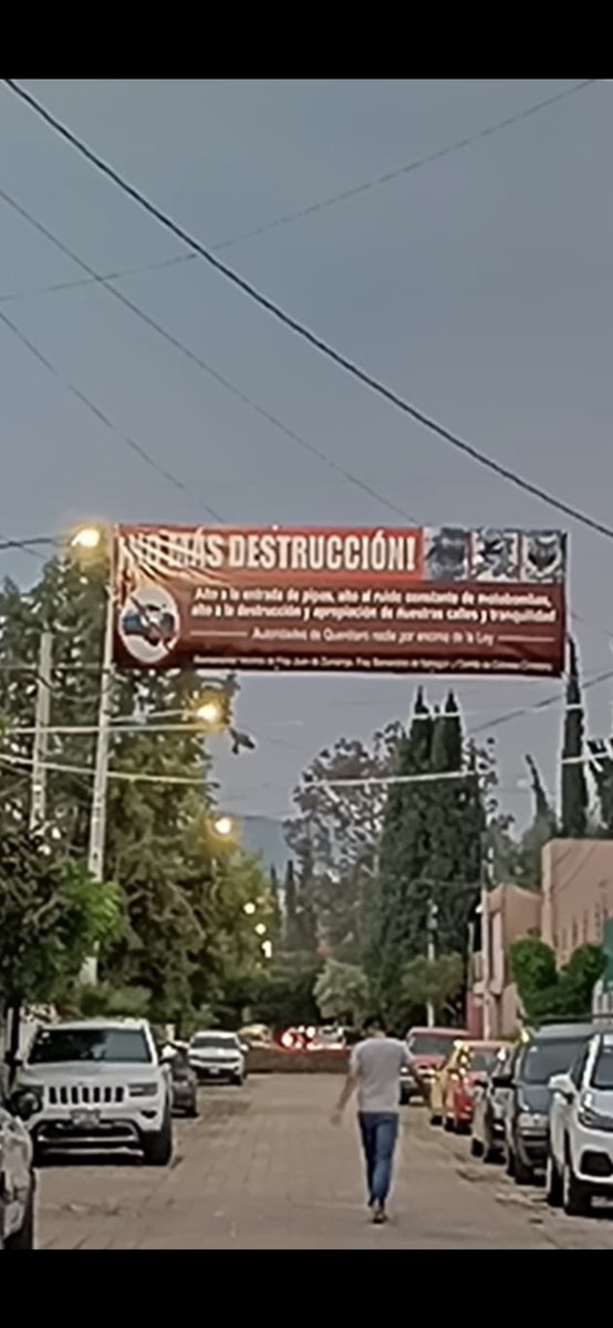 Alxqro1's tweet photo. Vecinos Col Cimatario estamos hartos !!! Protesta pacífica @SSPMQueretaro @qromunicipio https://t.co/W5XiWTll2Q