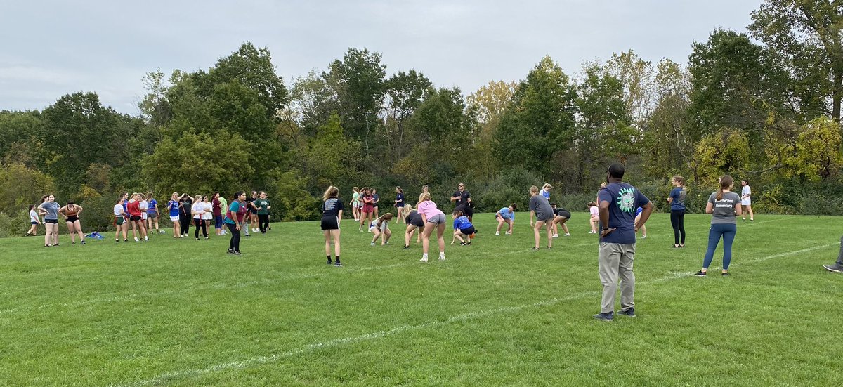 Mr_Burden_TA's tweet image. Day 25!!! It’s #LOHoco21 and the class of ‘23 PowderPuff team working hard in preparation for Thursday’s game. #AdminChallenge #180DaysOfLO #AlwaysLakeOrion #NoEasyButton
