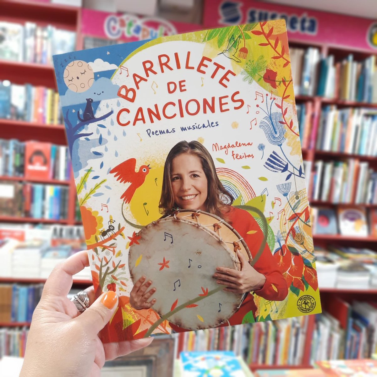 BARRILETE DE CANCIONES-Poemas musicales

Magdalena Fleitas es unas de las mayores referentes de la música para niñxs y sus melodías se disfrutan en familia. Este poemario y cancionero, podrá ser puente para potenciar el arte, la alegría y la mirada curiosa y atenta del mundo.