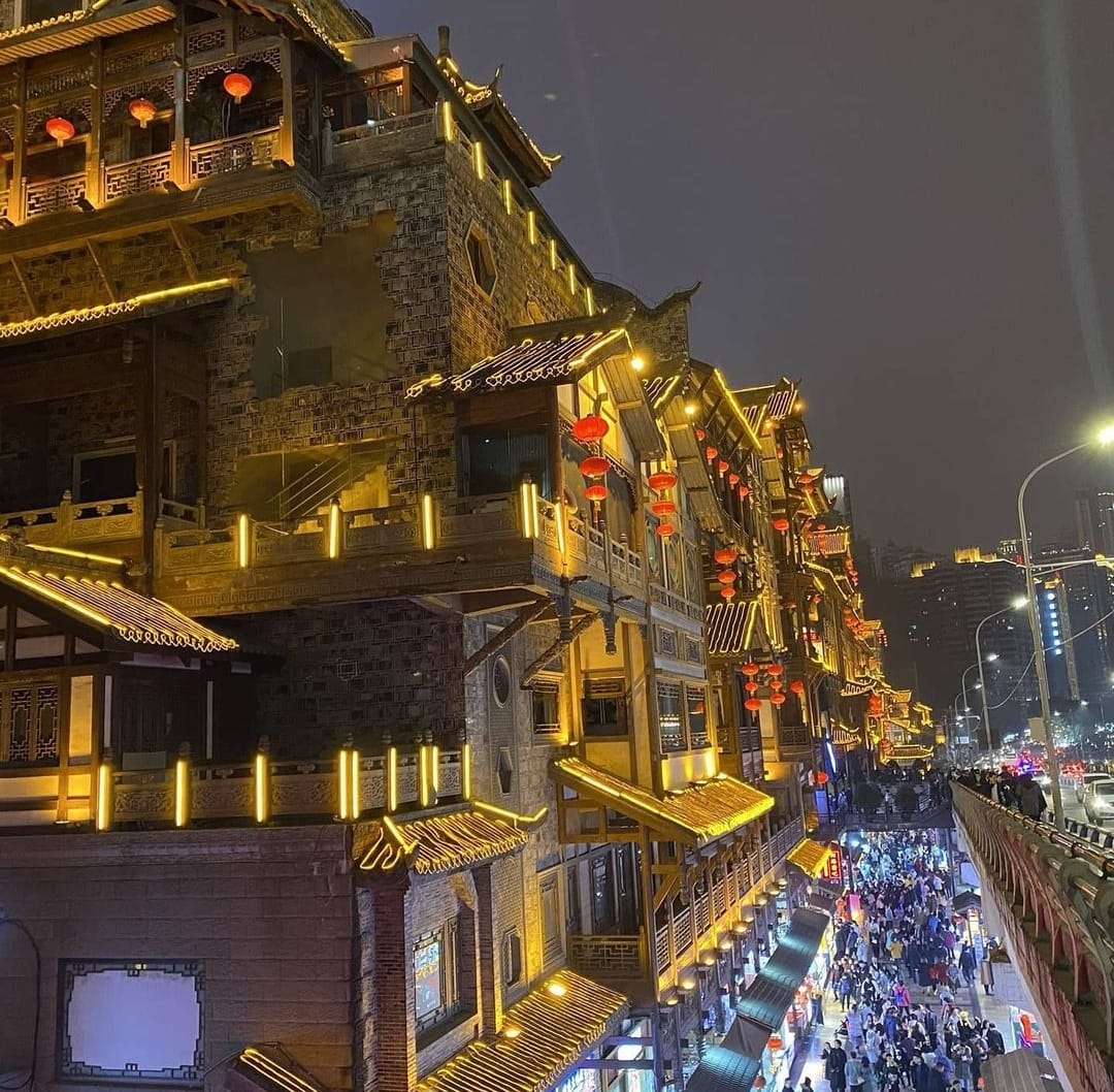 WindowonChina's tweet image. الليل في #مدينة #تشونغتشينغ جنوب غرب #الصين

#سياحة #سفر #الصينية #نافذة_على_الصين
 #中國 #China #Window_on_China  #中国之窗