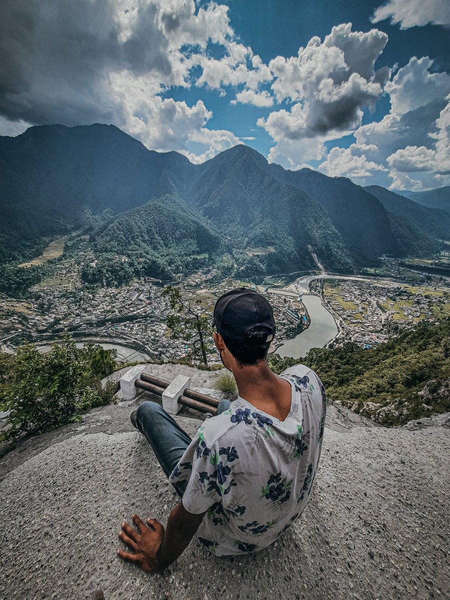 ThedistantT's tweet photo. The uttarkashi city♥️ - @UTDBofficial @shrivishwanatha @Fab_uttarakhand @uttarakhandfam @harshilvalley #fallingforuttarakhand #uttarakhand #heritageuttarakhand #mountains #city #wideangle #photographer #PhotographyRedefined https://t.co/xVKmDSMTHK