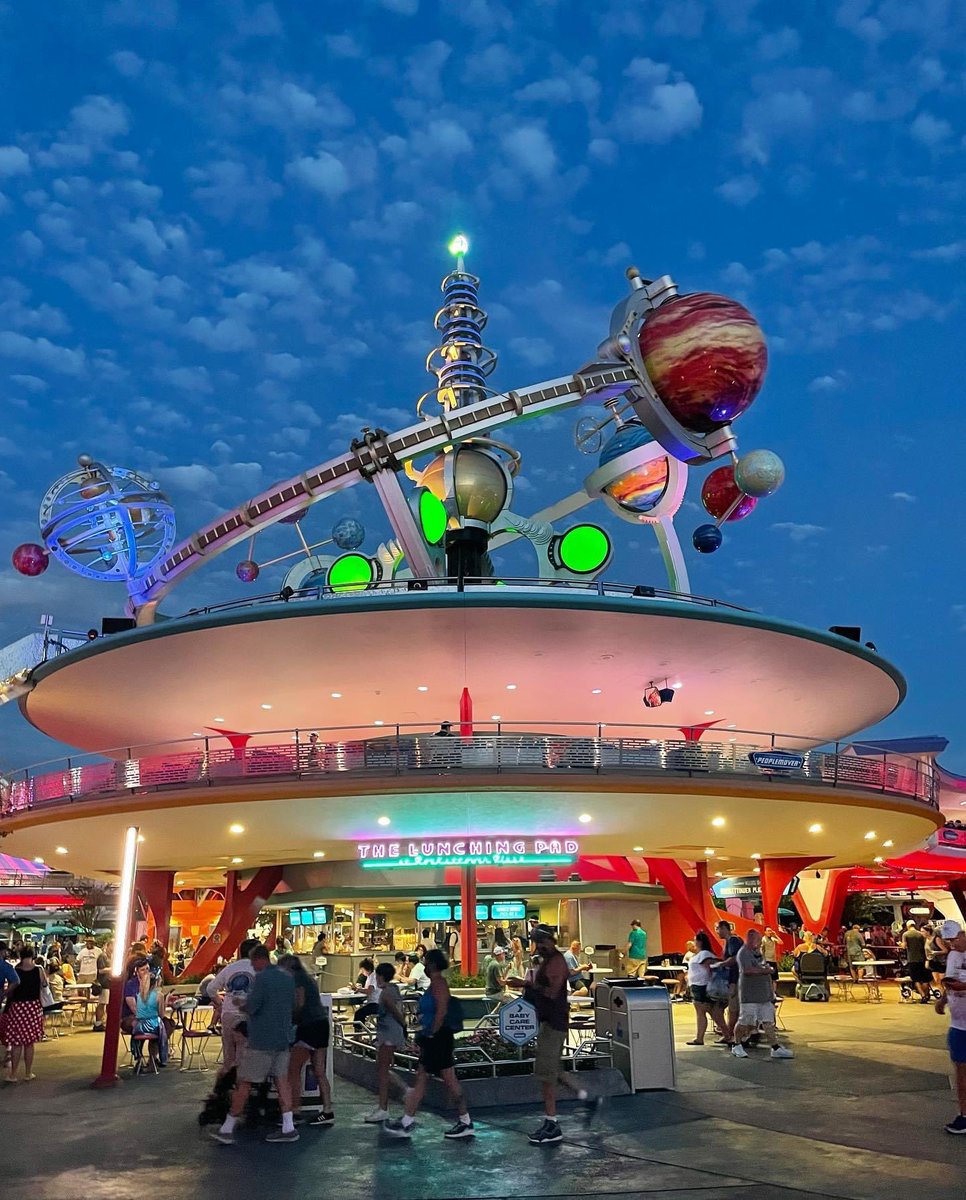 Michelle_OWDWT's tweet image. Tomorrowland Magic!  Something magical happens when the sun sets!  #tomorrowland #disney #disneyworld #magickingdom #onlywdworldtravel