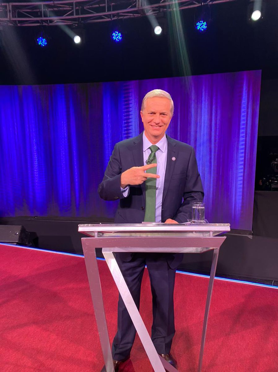 🔴 ¡AHORA!

Nuestro candidato del Frente Social Cristiano <a href="/joseantoniokast/">José Antonio Kast Rist 🖐️🇨🇱</a> participa del debate presidencial. 

Sigue la transmisión: youtu.be/yxIs3EqekZI

#AtreviDos #KastPresidente