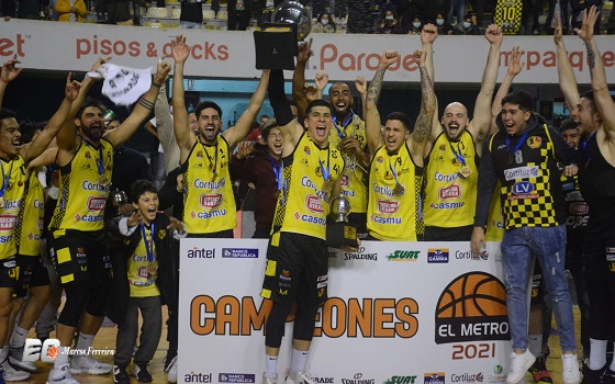 #METRO | BROCHE DORADO Y NEGRO

¡Felicitaciones Larre Borges, campeón de El Metro 2021! El Cuadriculado cerró un campeonato redondo y se coronó derrotando a Stockolmo en el partido definitorio.

✍️ <a href="/CRossiello32/">Claudio Rossiello</a>
📝 basquetcaliente.com/2021/10/11/bro…