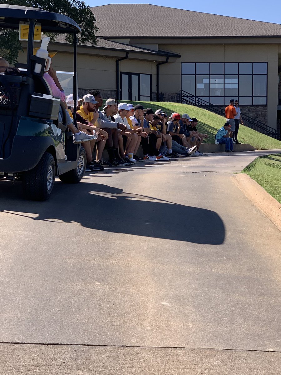 AggiesWGOLF's tweet photo. Big shout out to @Aggies_BSB for being our personal grand stand at the Oklahoma Intercollegiate! Thanks for showing up, fellas! https://t.co/726i48fVRJ