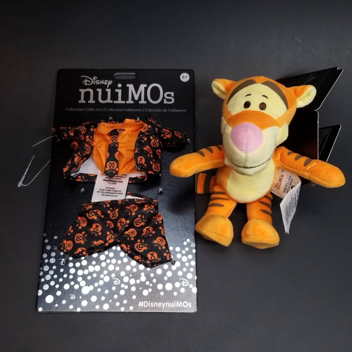 WJexter's tweet photo. Sweet present from @sickh0rse !!! #tigger sporting a sweet #halloween outfit https://t.co/w0IYvIZSaB