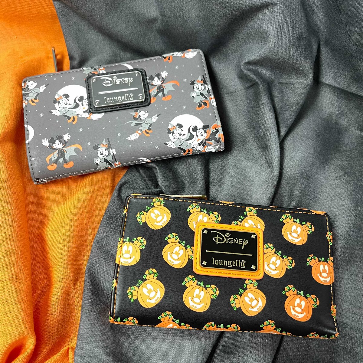 greenlotusdream's tweet photo. How ready are you for spooky season? These @Loungefly wallets are the perfect accessory to your outfit!
https://t.co/N3vaUqgrAi
#Loungefly #LoungeflyDisney #Disney #MickeyMouse #Pumpkin #halloween #MinnieMouse #LoungeflyStyle #Loungeflycollector #Hinesville #GreenLotusDreams https://t.co/KsVPNK8S7w