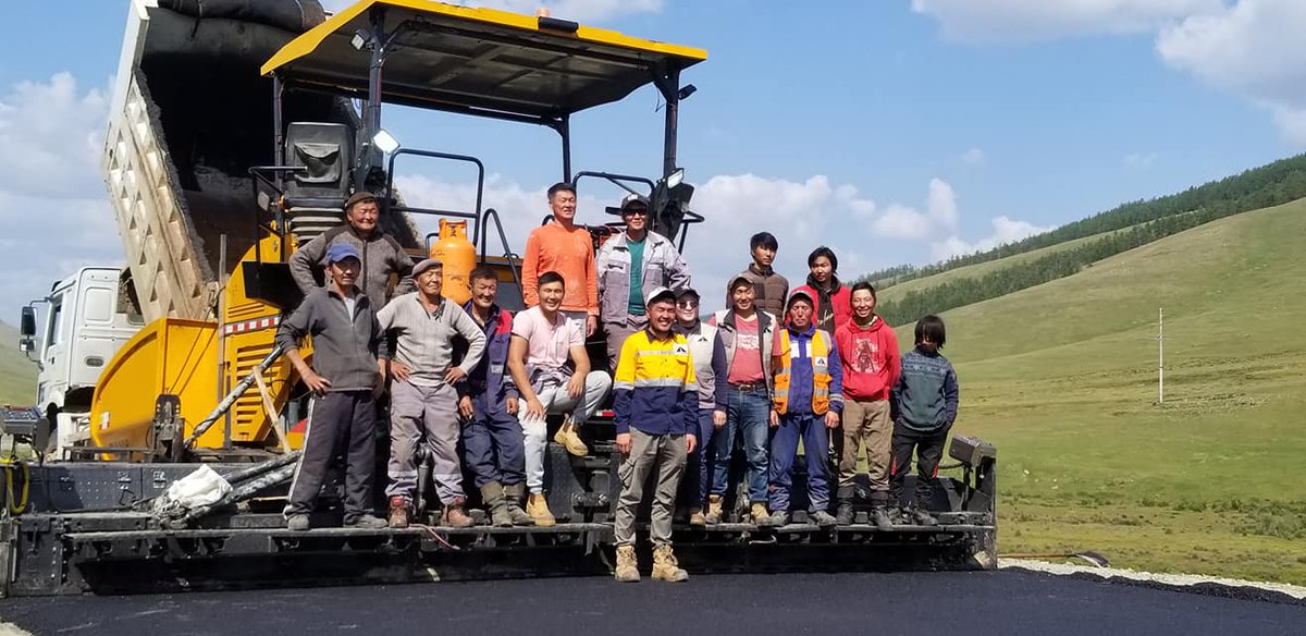 Тарвагатайн нурууны том даваануудын нэг Загастайн даваанд хатуу хучилттай зам хийж буй Түм-Арвижих ХХК-ийн хамт олон талархал илэрхийлье.
Монгол улсын томоохон даваанууд шороон хучилттай авто замтай бөгөөд анх удаа давааны замыг асфальтбетон хучилттай хийжээ.