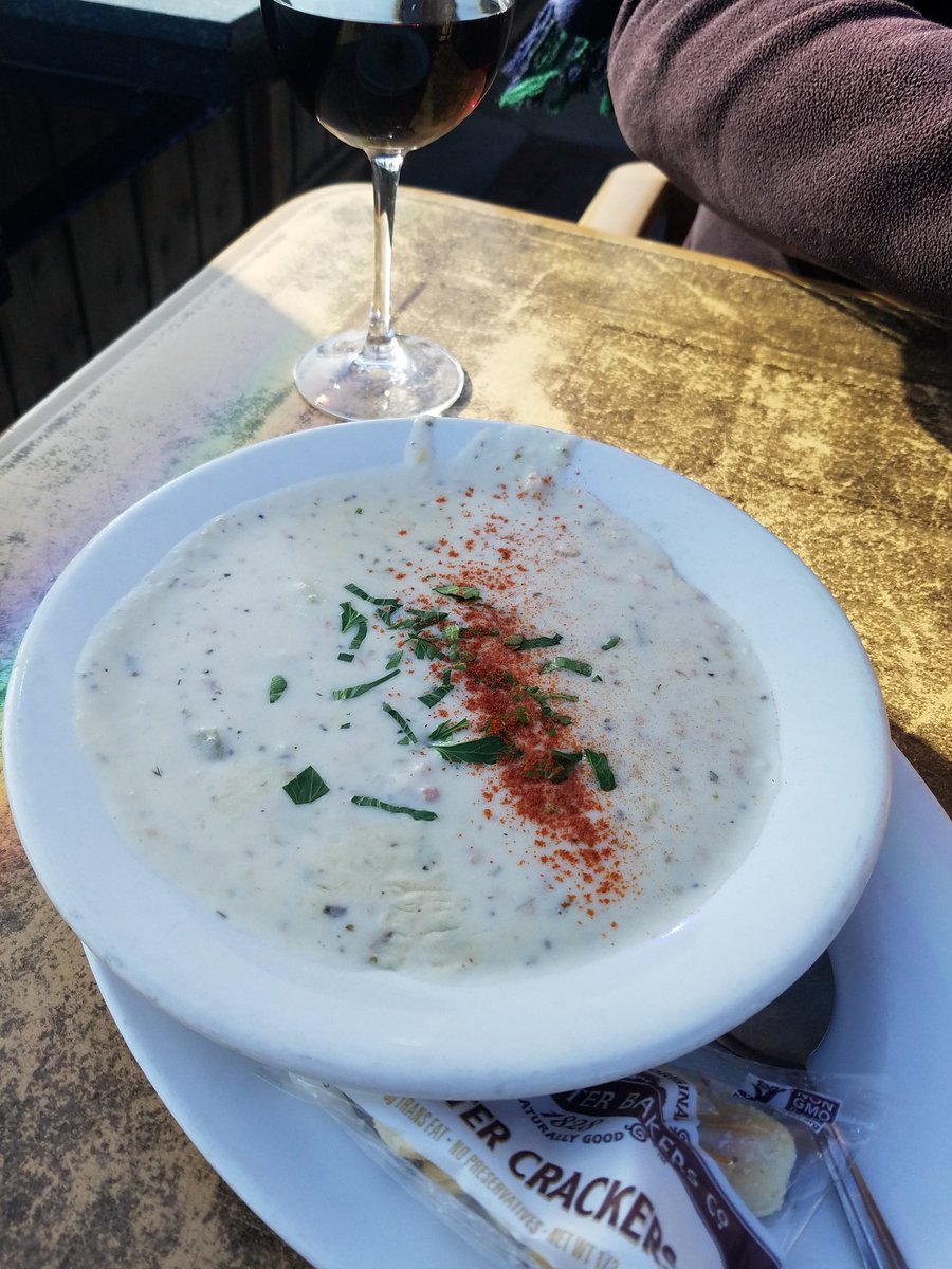 rukiddingme3590's tweet photo. A very windy cold day on the coast.π¬π¬π¬βοΈ
π½π¦π¦β΅β#seafood
#fishnchips #PrincetonHarbor #codsandwich https://t.co/krCWtZ6G2o