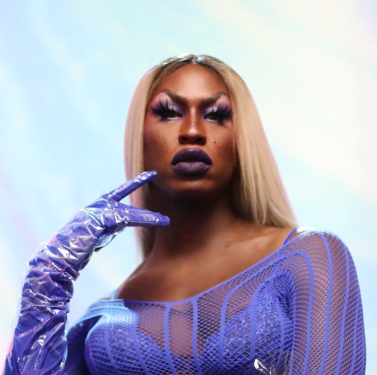 PGGCos's tweet photo. RuPaul’s Drag Race All Stars winner Shea Couleé shares her dramatic lashes secrets! #DragQueens #drag #eyelashes #drama #fakelashes #makeup #SheaCouleé #dragmakeup #lashglue #lashes #lashapplication #RuPaul #prettygirlgangcosmetics @Allure_magazine @RuPaulsDragRace @SheaCoulee https://t.co/zgPuW6eNEf