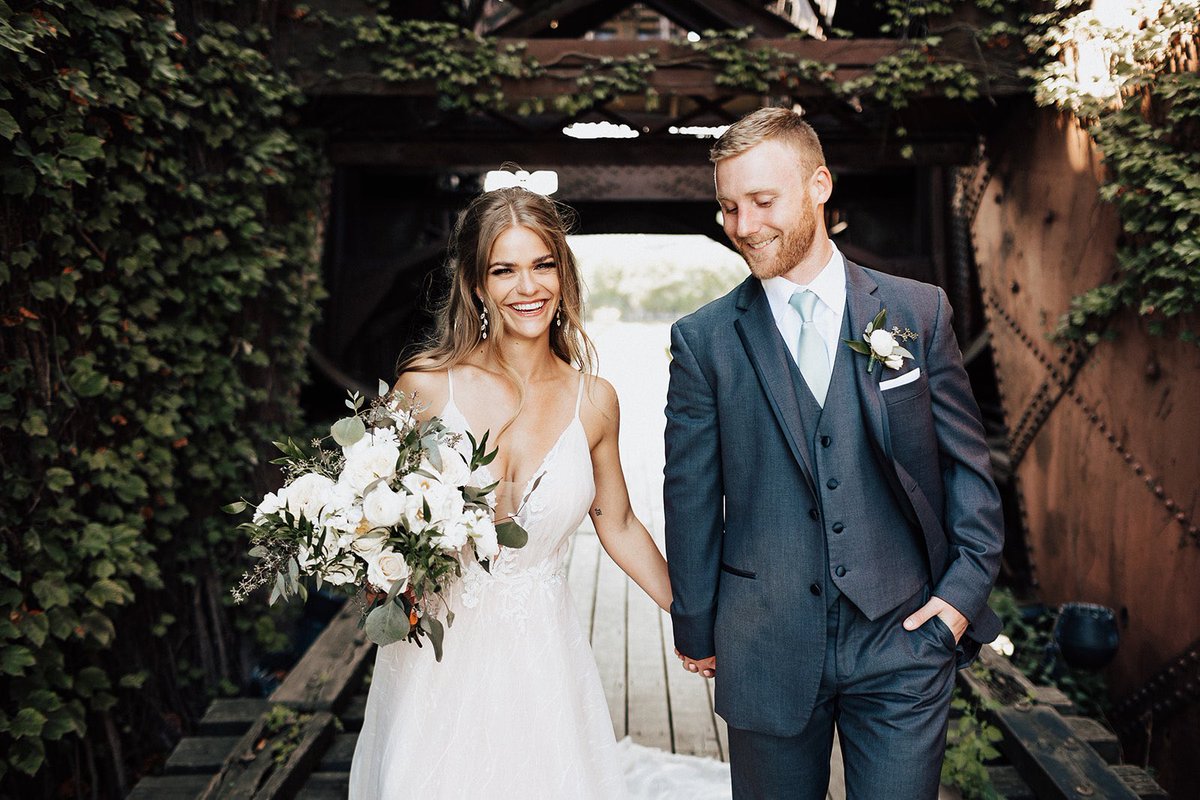 Rachel_Gill18's tweet photo. hi Twitter. It’s been awhile. I got married. That’s my update. https://t.co/wgIxc1IJZk